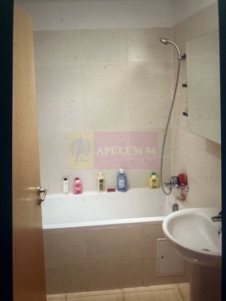 Apartament, 3 camere de vanzare Hercesa